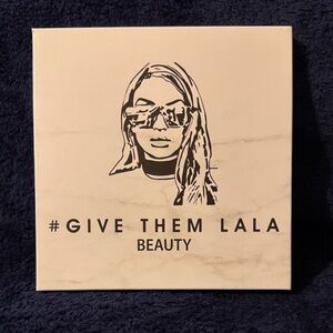 Give Them Lala Beauty Eyeshadow Palette - Cream and Black